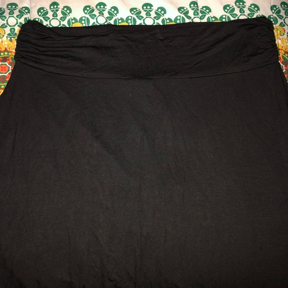 Black skirt - Picture 4 of 4